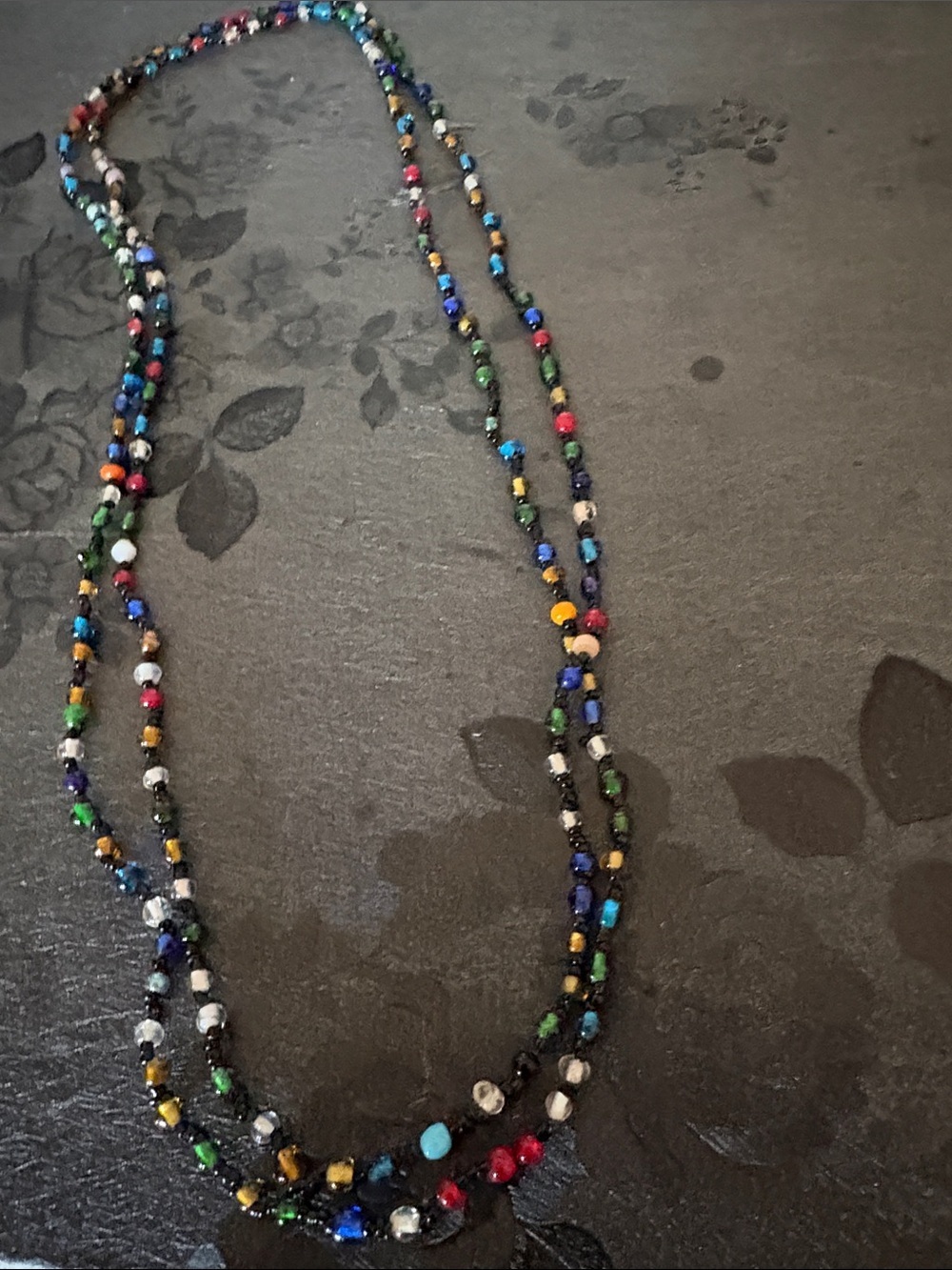 VINTAGE MULTI-COLORED SMALL VIBRANT SHINY GLASS BEADED NO CLASP "54 NECKLACE